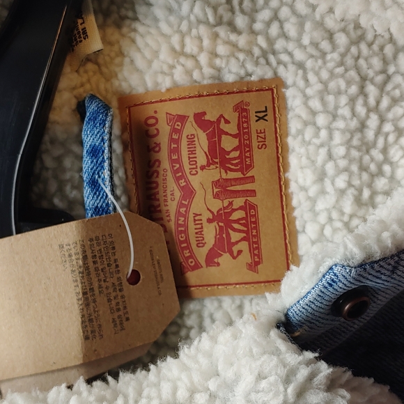 Levi strauss & co. blue jean jacket size xl corp - Picture 2 of 4